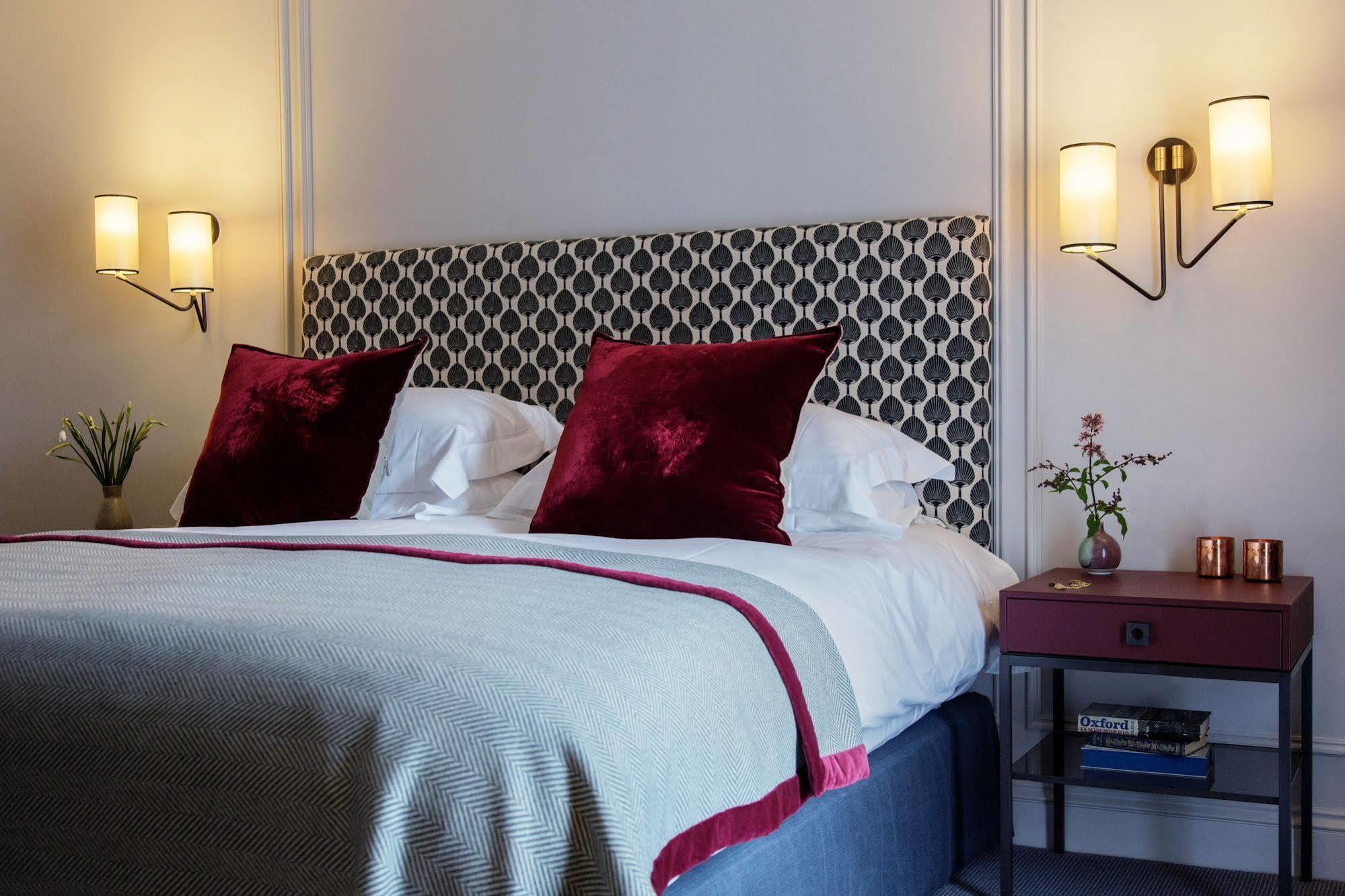 فندق أولد بارسونيج أكسفورد المظهر الخارجي الصورة A bedroom at the hotel