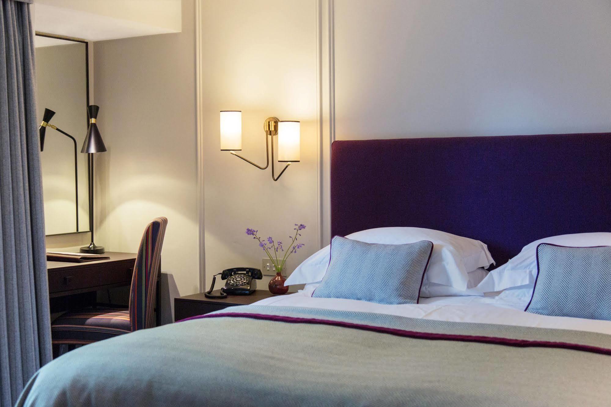 فندق أولد بارسونيج أكسفورد المظهر الخارجي الصورة A bedroom at the Hotel de l'Alma